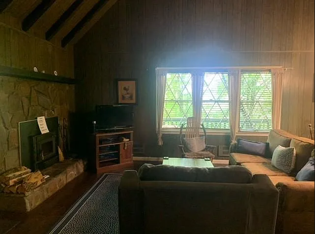 211 Chalet Village Ln #NA - Photo 5 of 18