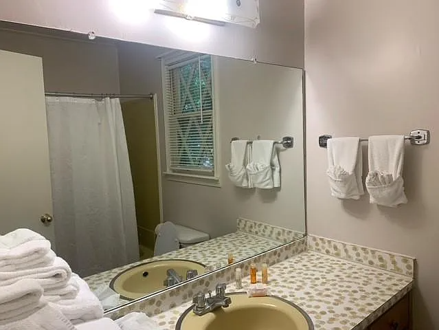 211 Chalet Village Ln #NA - Photo 7 of 18