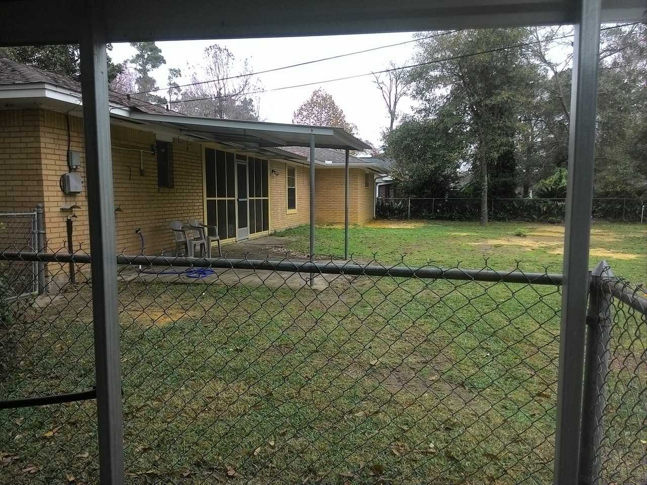 1940 Dublin Dr - Photo 2 of 12