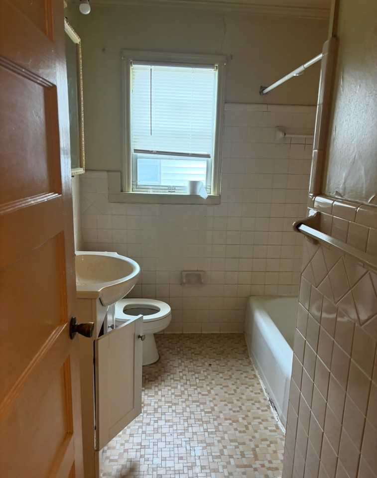 1415 W Highland Ave #NA - Photo 3 of 8