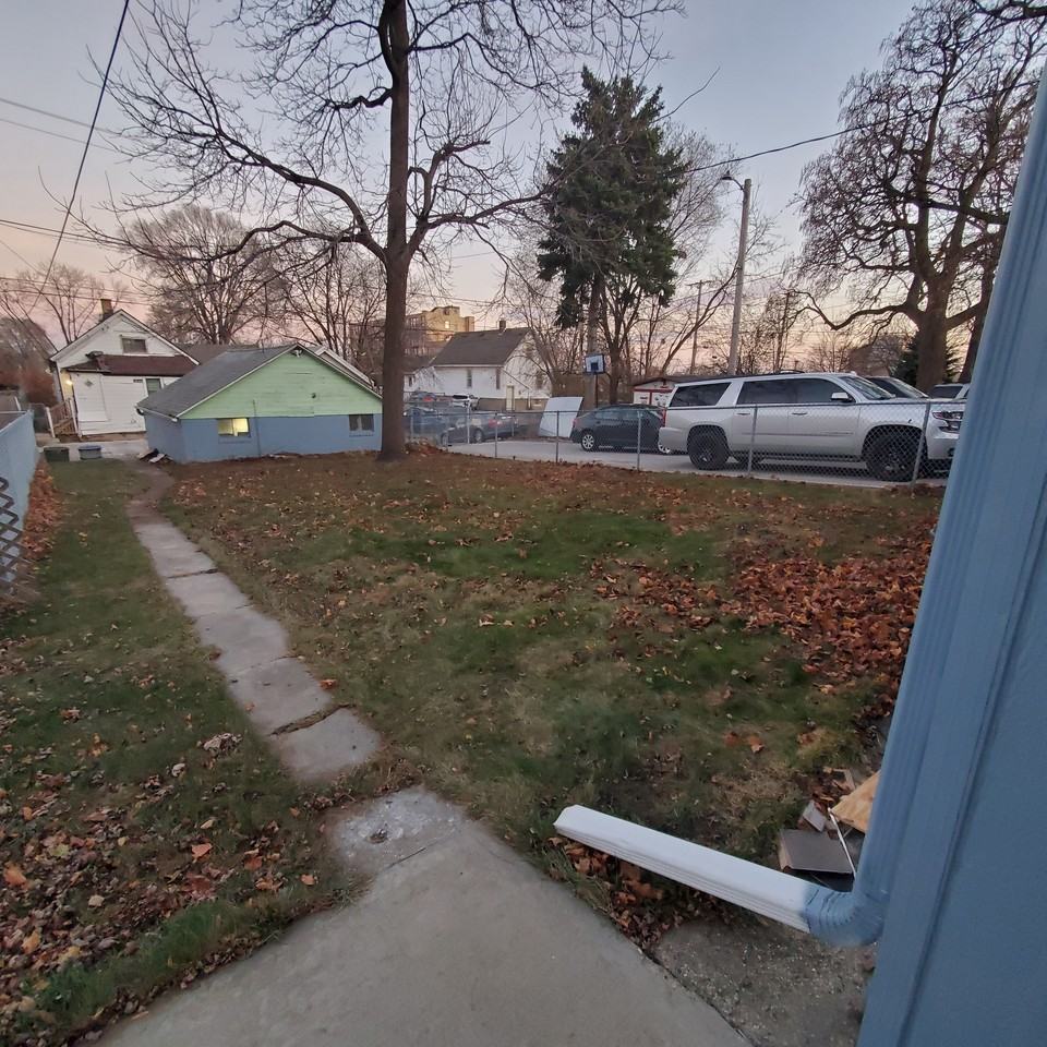 1724 S 4th St - Photo 3 of 18