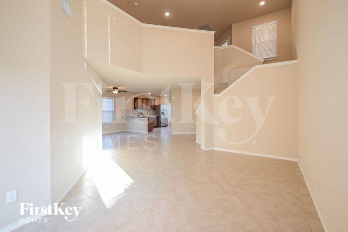 1542 Illinois Ave - Photo 2 of 15