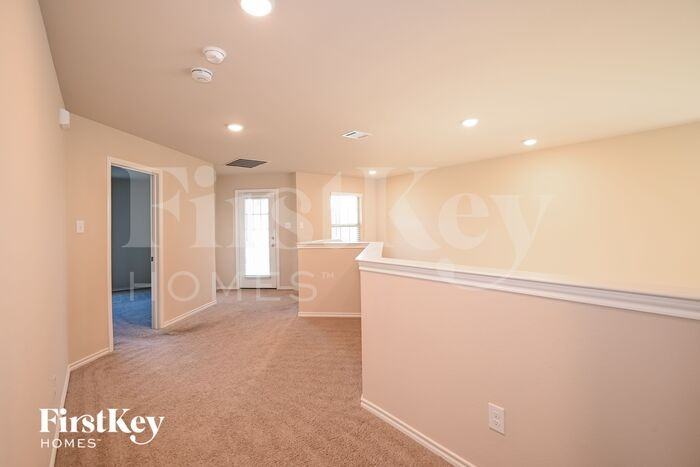 1542 Illinois Ave - Photo 3 of 15