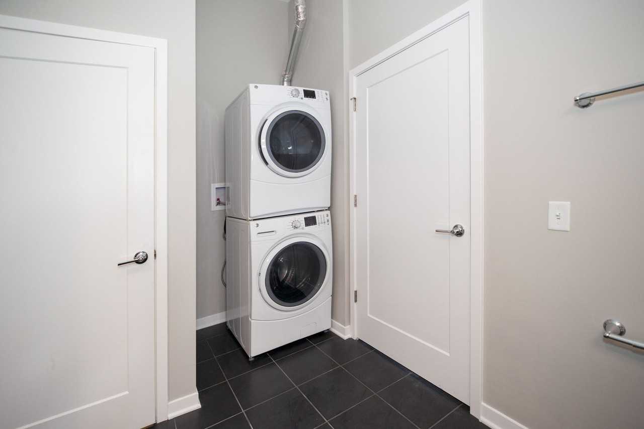 Plaza DeKalb - Photo 4 of 43