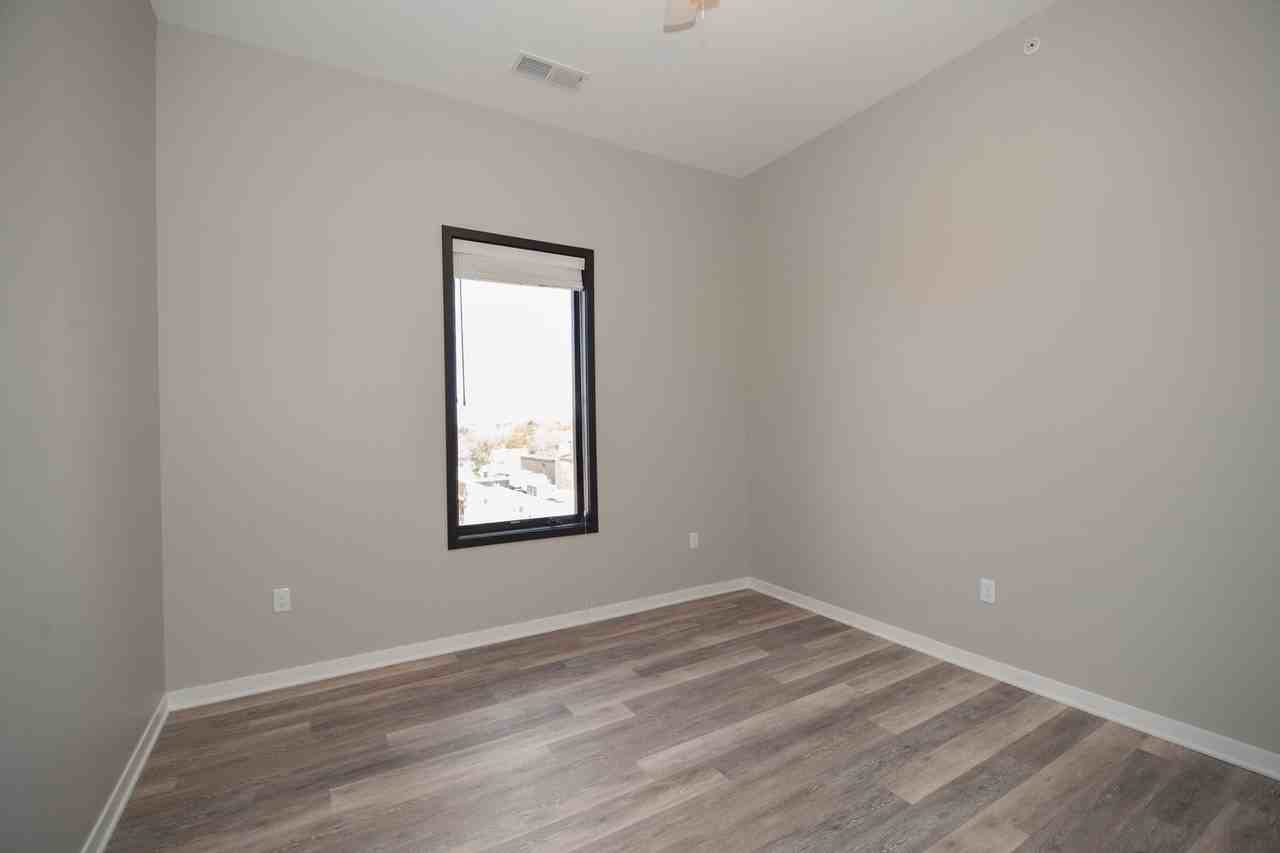 Plaza DeKalb - Photo 5 of 43