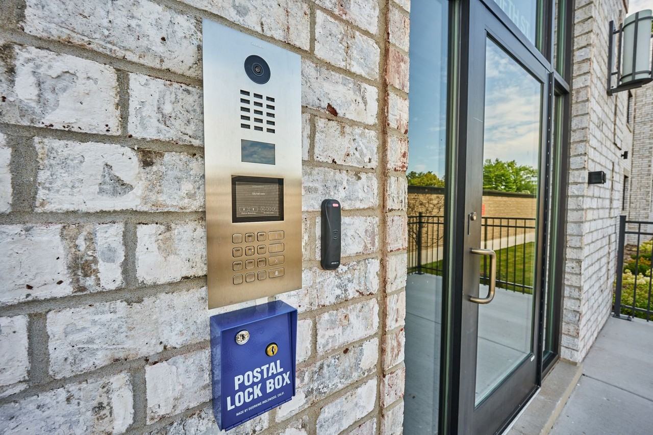 City Hall Suites - Photo 2 of 18