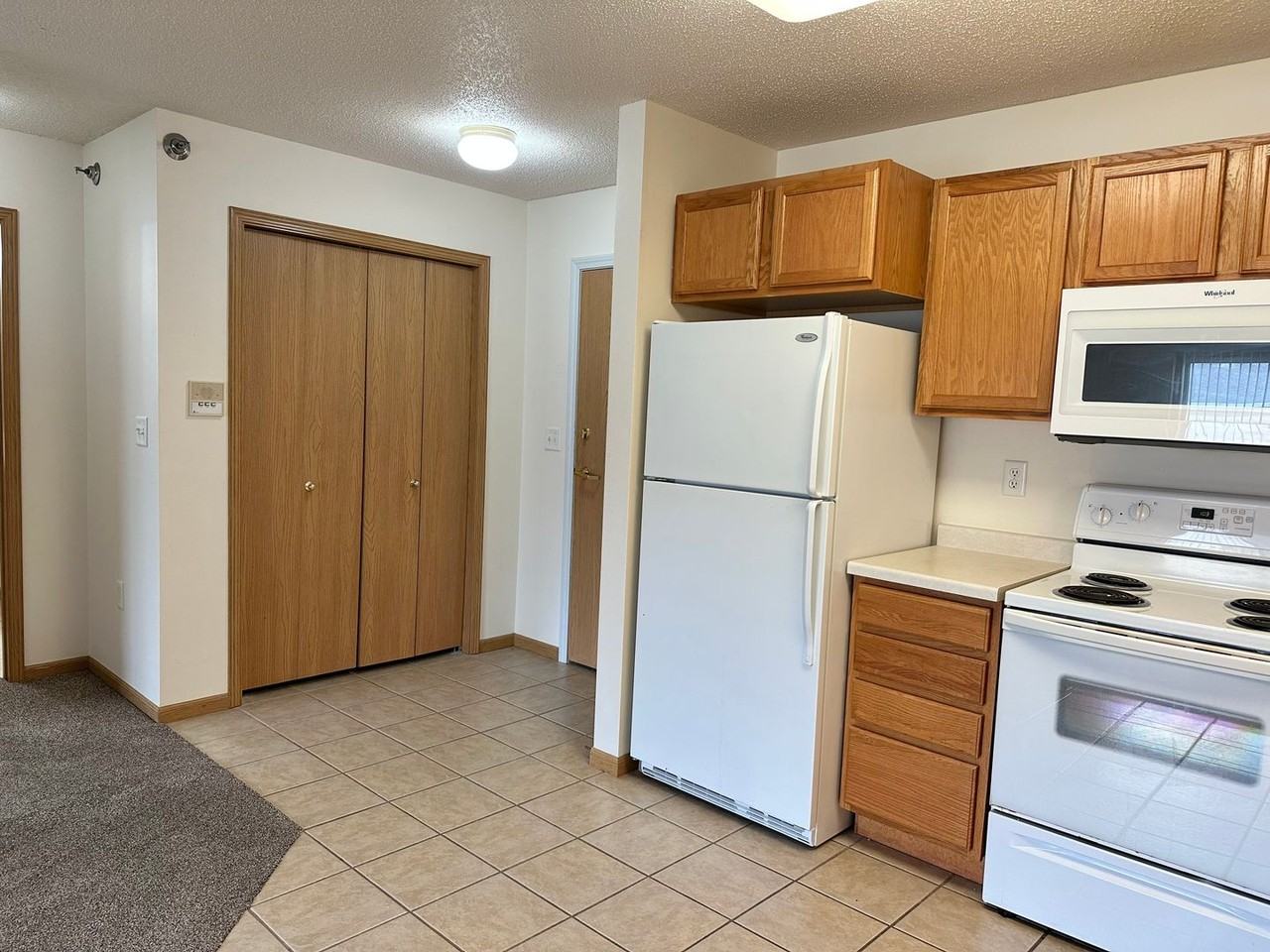 Pointe West VI - Photo 3 of 25