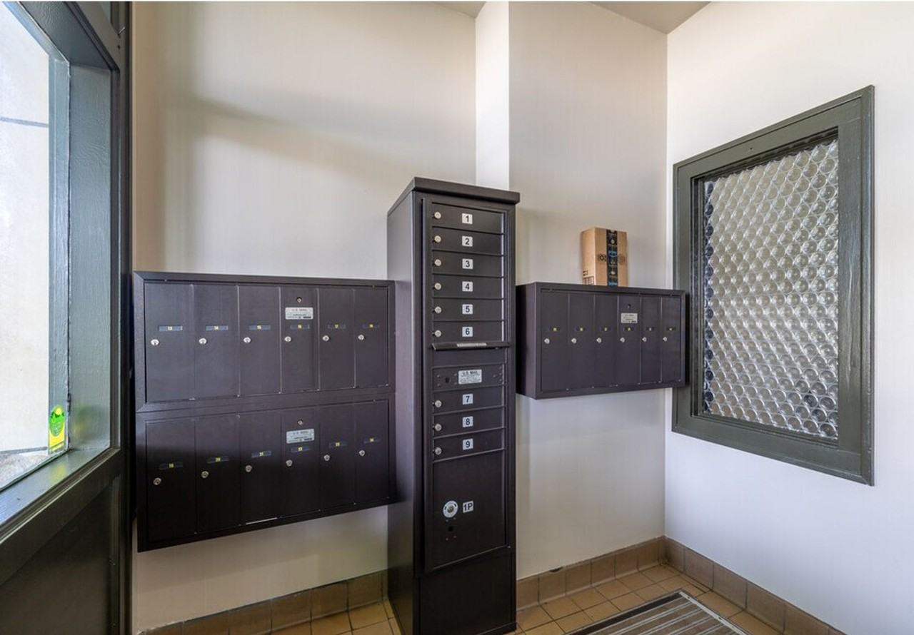 The Oakwood Manor Apartments - Photo 3 of 16