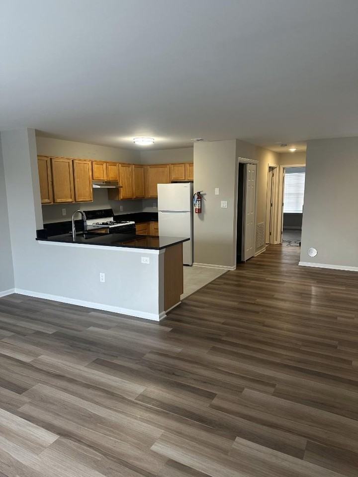 Manville Apartments - Photo 3 of 10