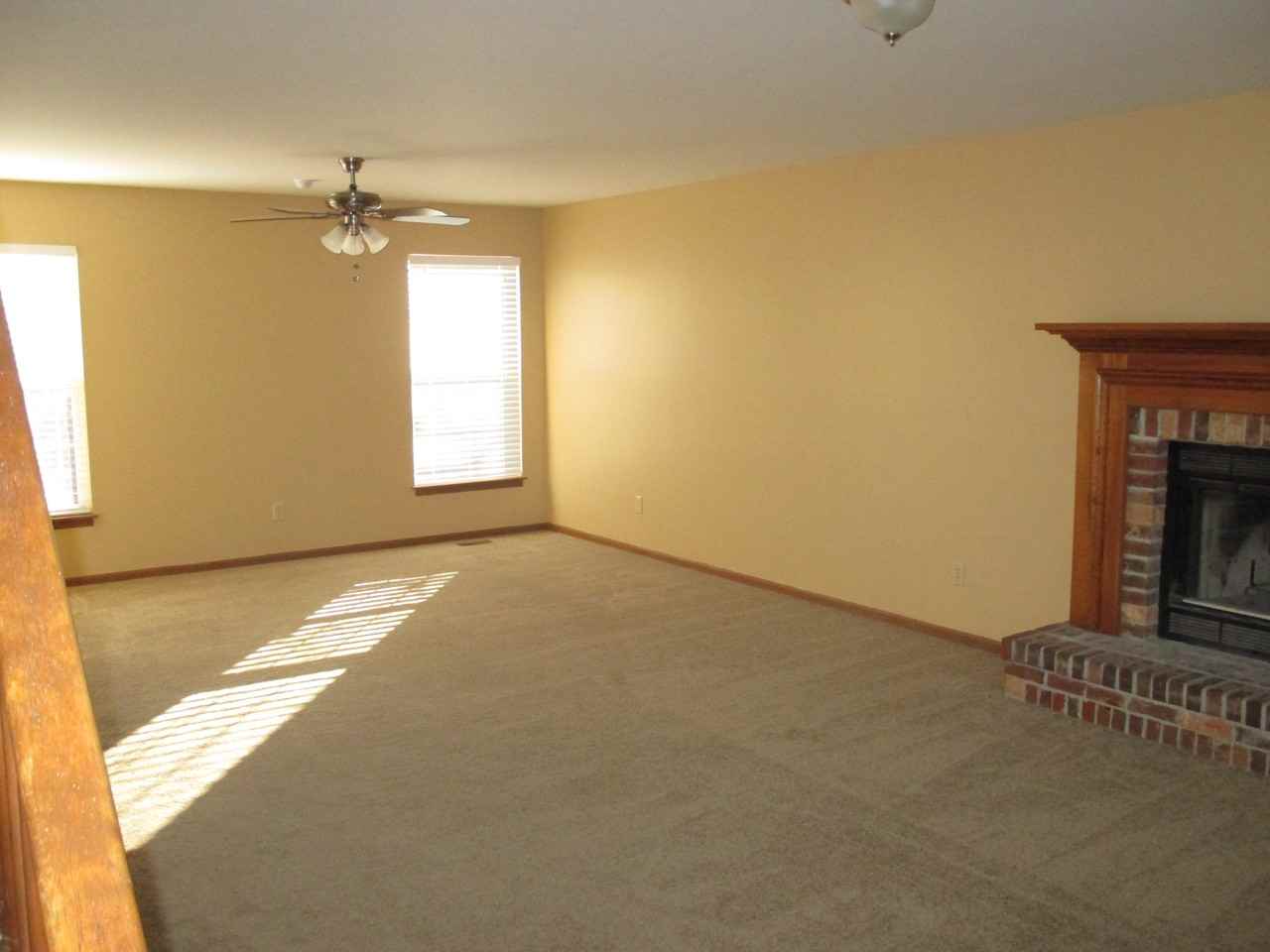 1082 Quail Dr - Photo 2 of 18