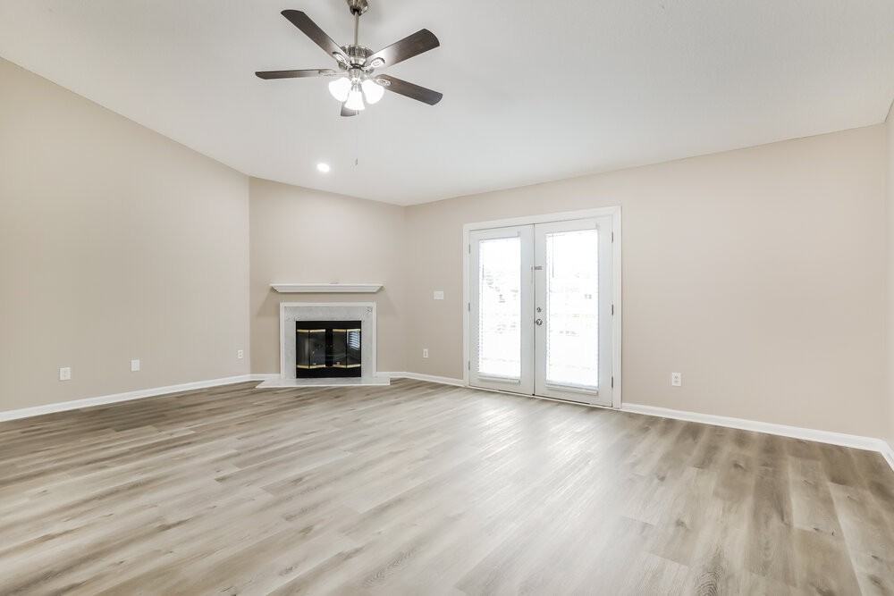 909 Mackinaw Trl - Photo 4 of 16