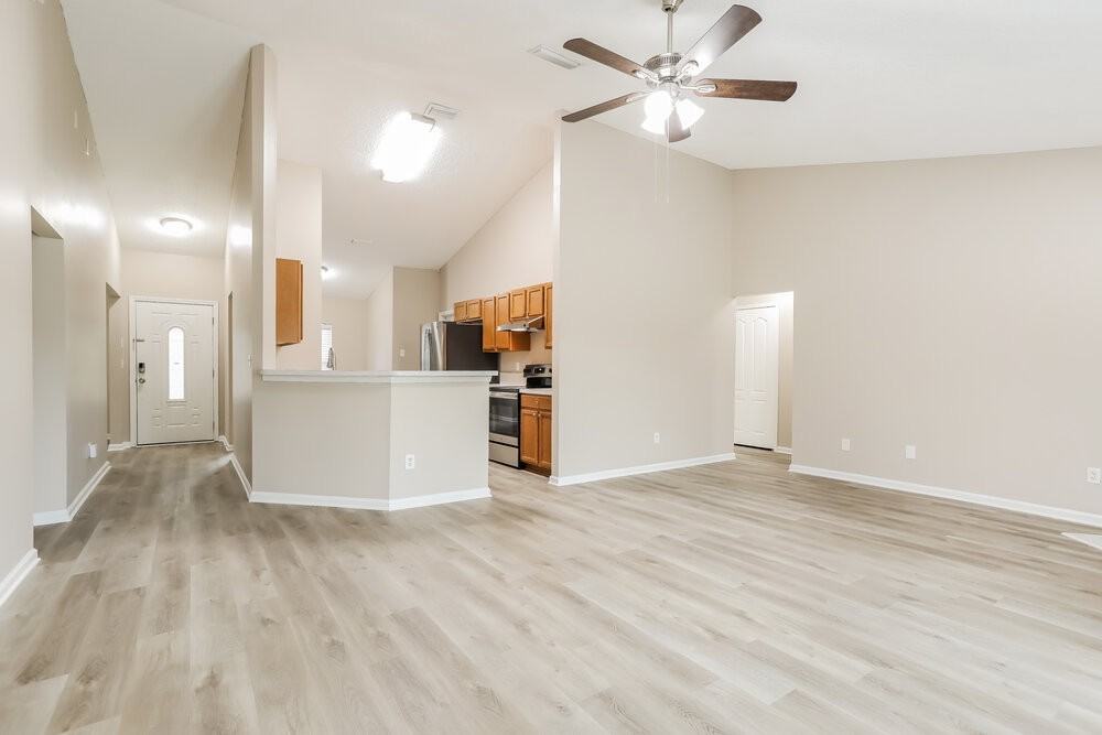 909 Mackinaw Trl - Photo 5 of 16