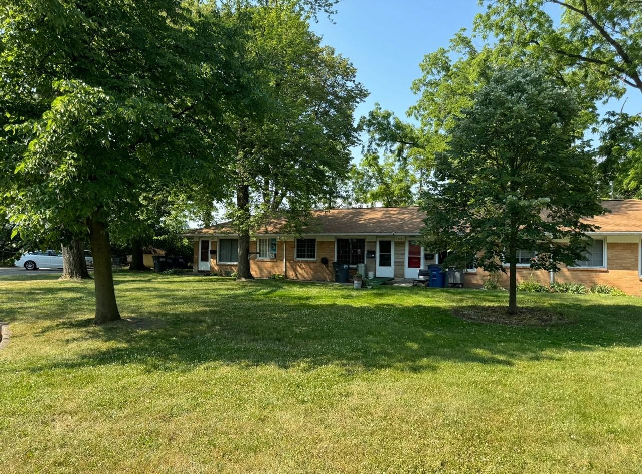 Updated 1BR Apartment – Shared Laundry, Cats OK – $750/mo - Photo 2 of 11