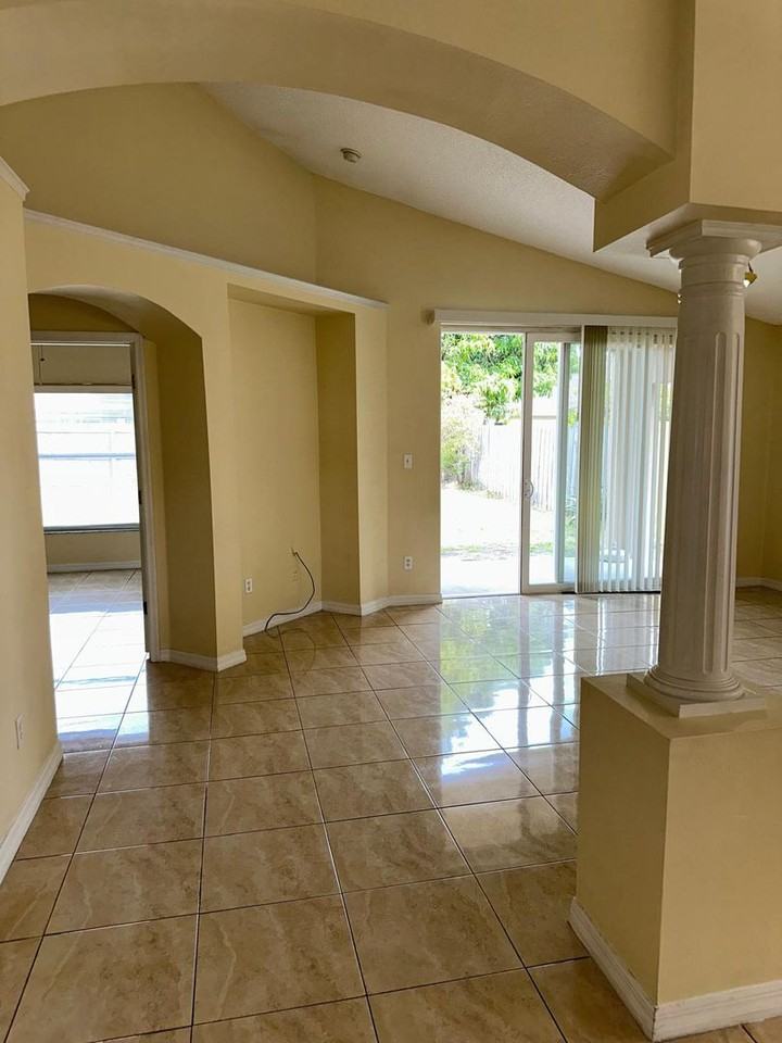 11941 Hatcher Cir - Photo 7 of 36