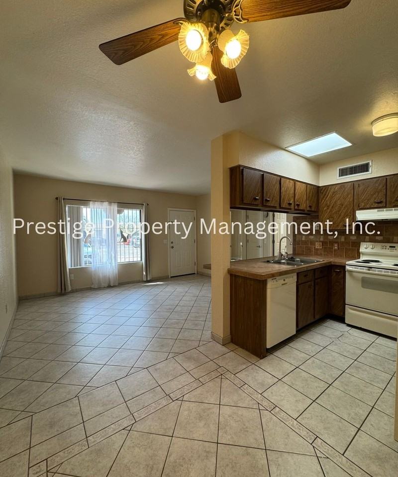 2744 S Oakenshield Way - Photo 4 of 20