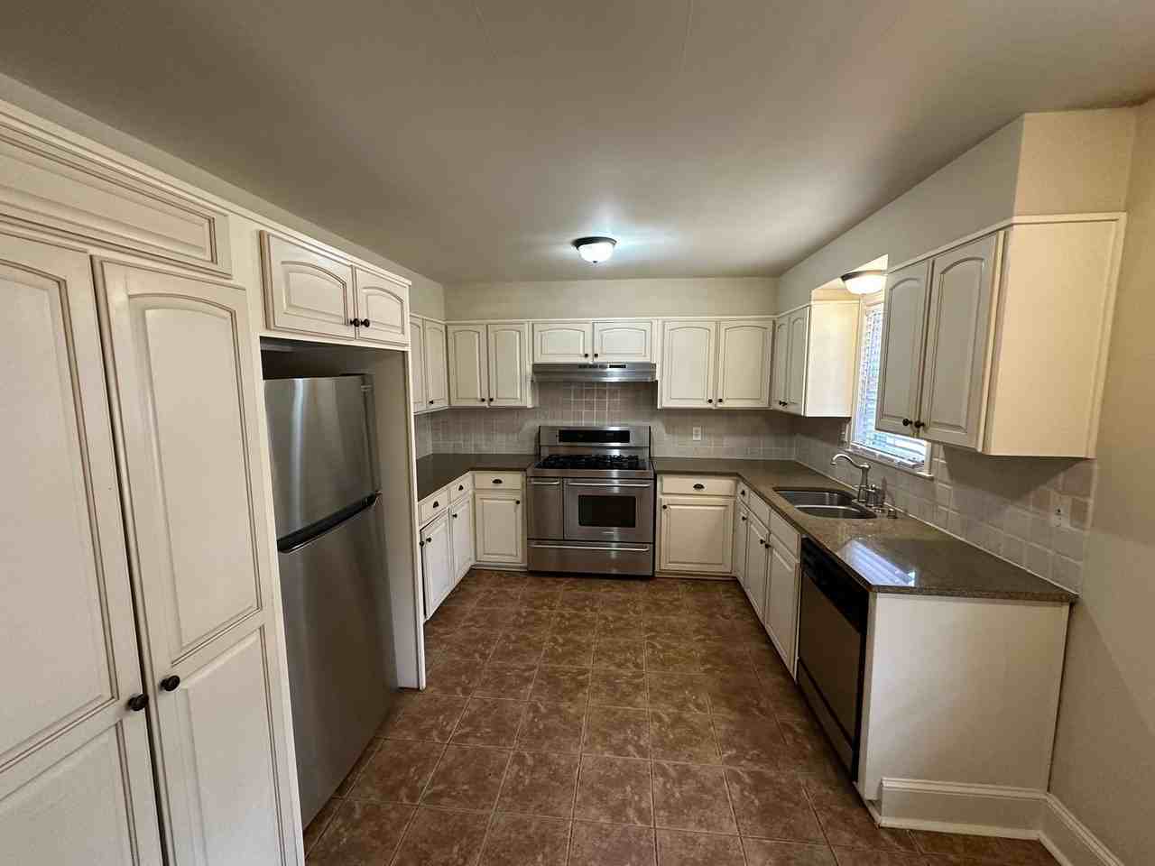 103 N Fernway Rd - Photo 4 of 16