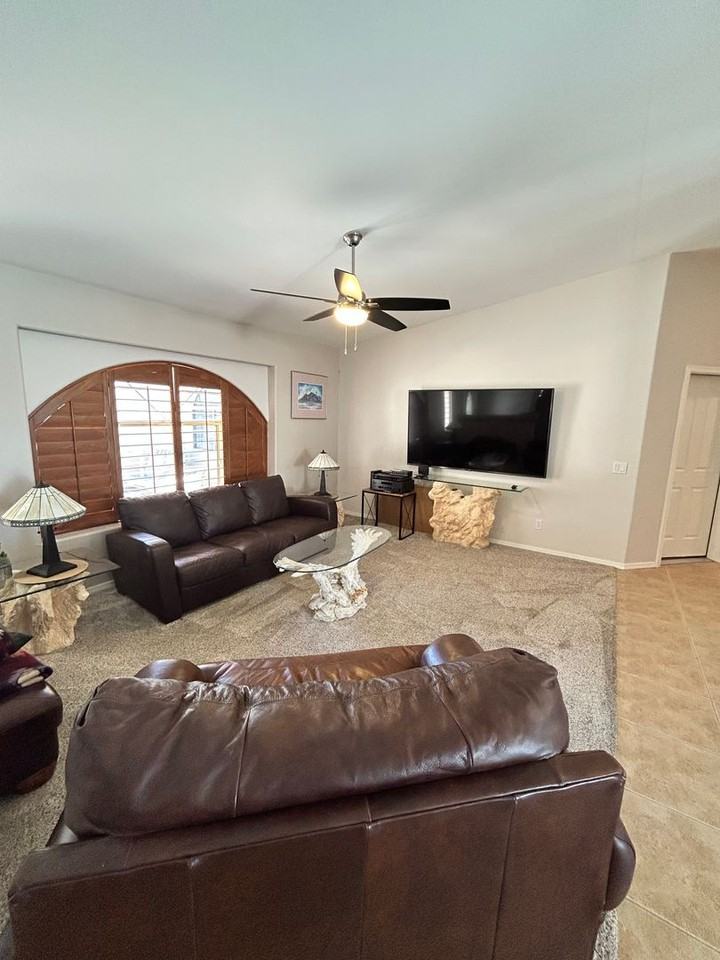 2875 Saratoga Ave - Photo 5 of 37