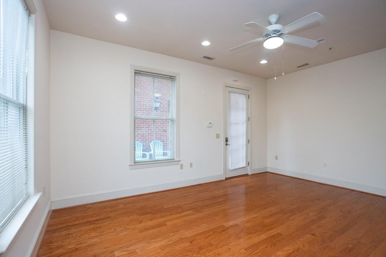 1328 W Cary St - Photo 7 of 17