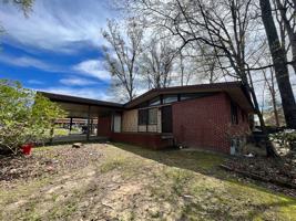 featured image of 644 E Glenn Ave