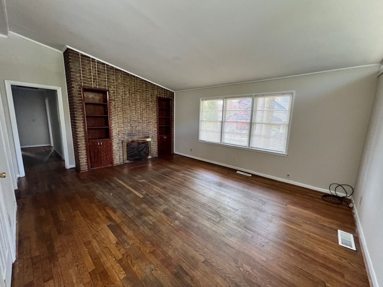 644 E Glenn Ave - Photo 4 of 21