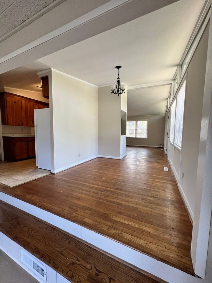 644 E Glenn Ave - Photo 5 of 21