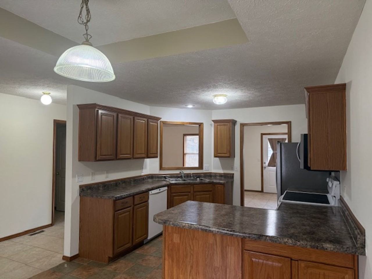 5128 S Ivey Ln - Photo 6 of 27