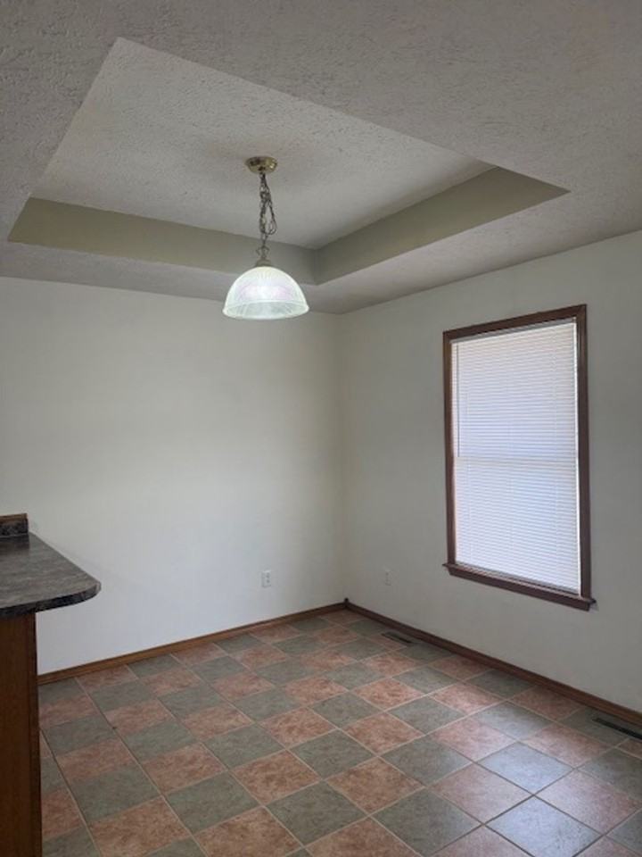 5128 S Ivey Ln - Photo 7 of 27