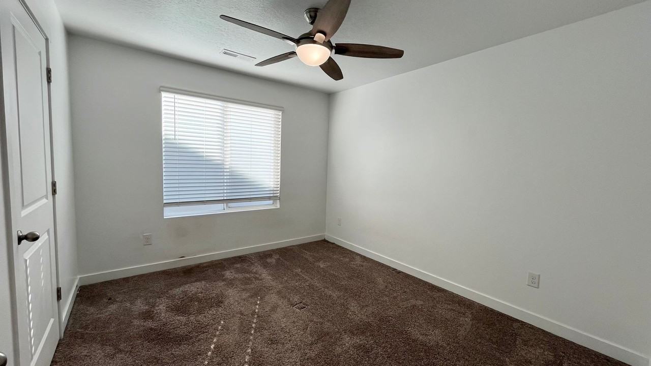 3722 W 830 N - Photo 6 of 20