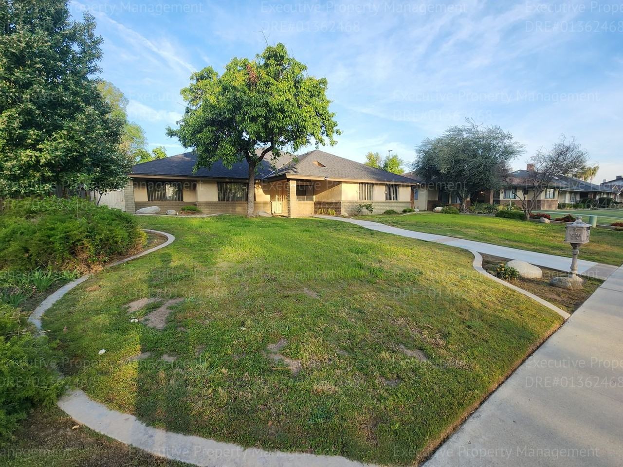 401 Montclair St - Photo 3 of 50