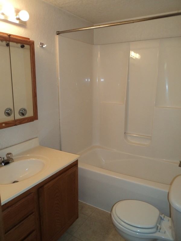 23 E Bloomer St - Photo 3 of 5