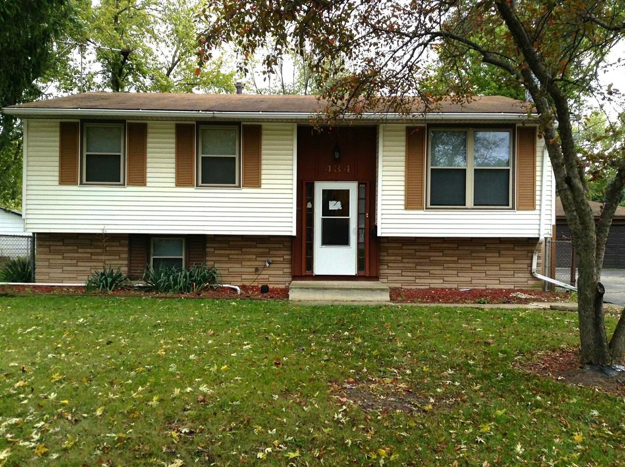 434 E Maple Dr - Photo 2 of 14