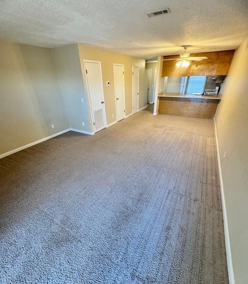 121 Brian Ct - Photo 2 of 17