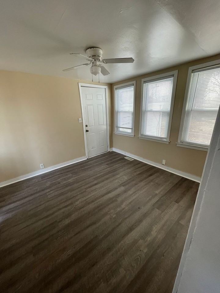 8601 W Lisbon Ave - Photo 3 of 18