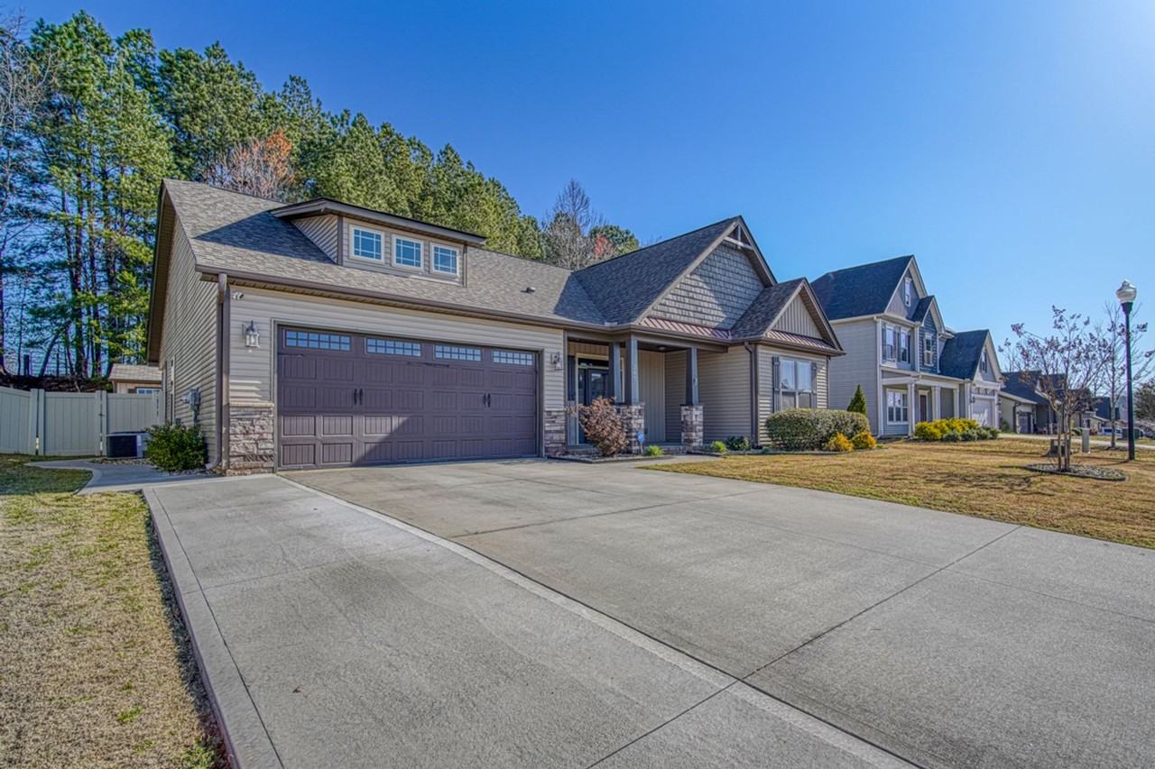 267 E Pyrenees Dr - Photo 2 of 40