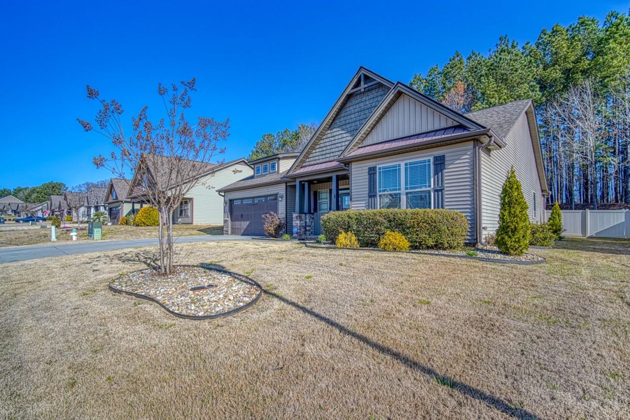 267 E Pyrenees Dr - Photo 3 of 40