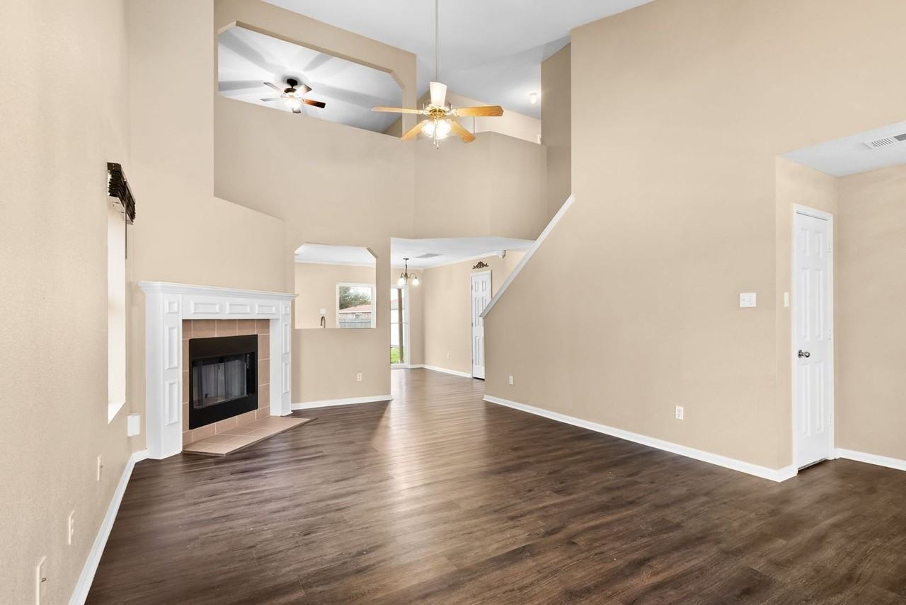 5503 Schorn Dr - Photo 3 of 18