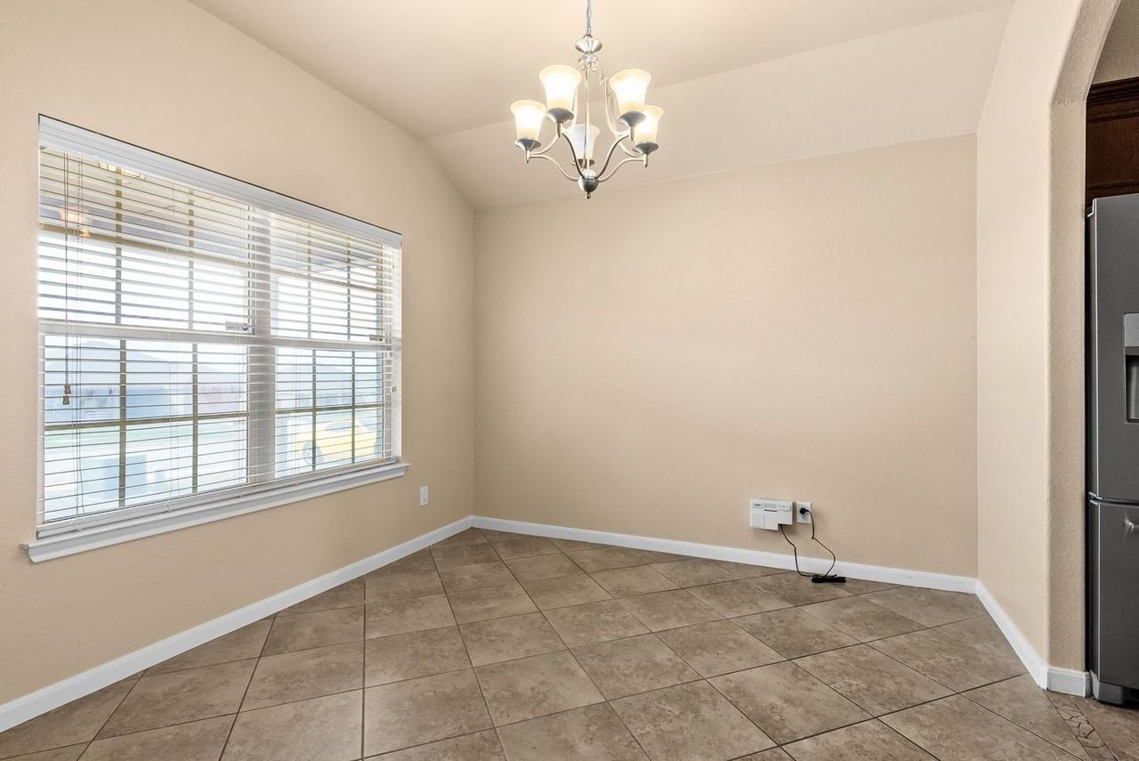 2707 Camp Cooper Dr - Photo 4 of 18