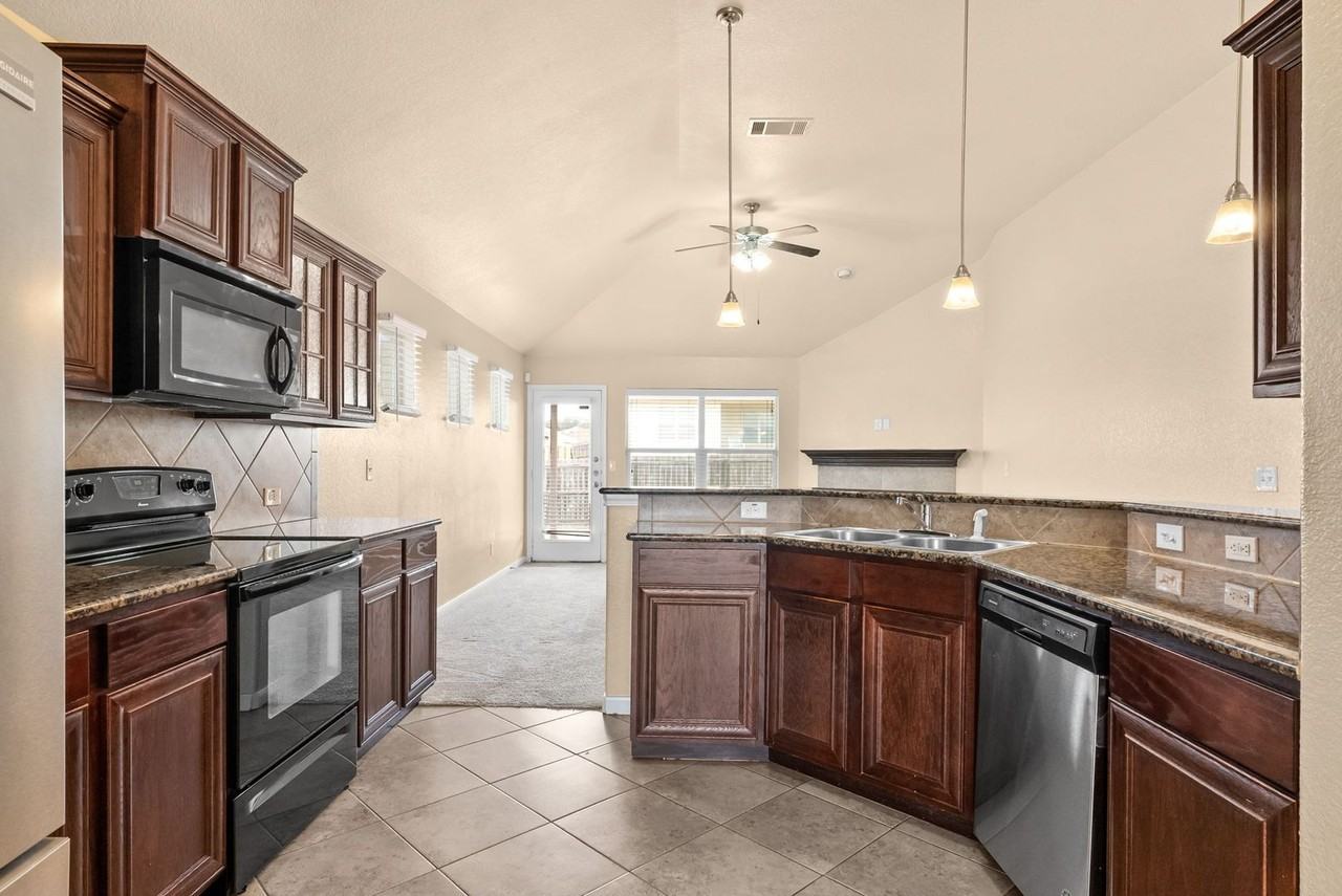 2707 Camp Cooper Dr - Photo 6 of 18