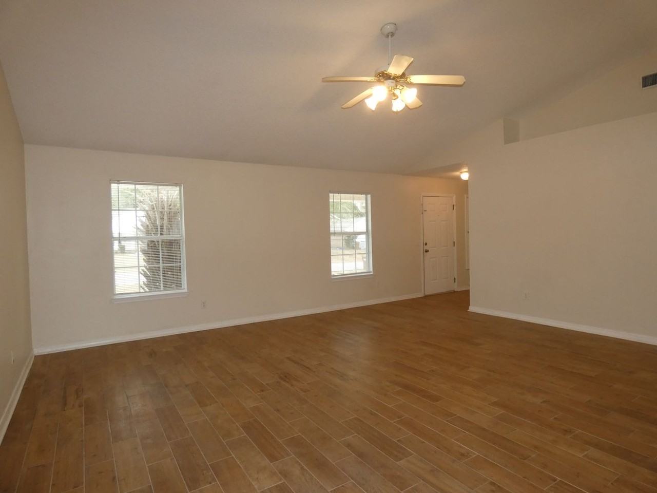 6592 Starboard Dr - Photo 7 of 30