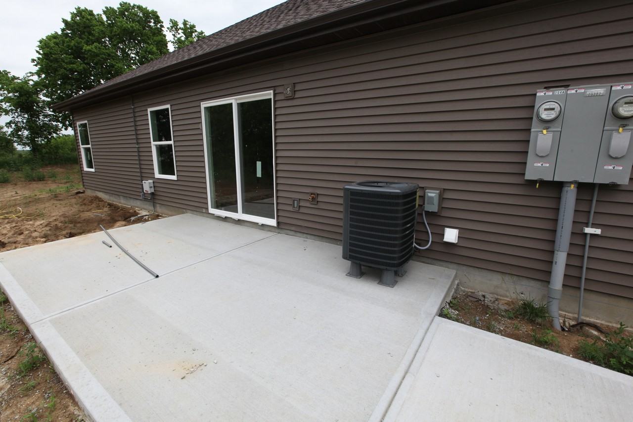 11647 Ridgeway Ct - Photo 2 of 14