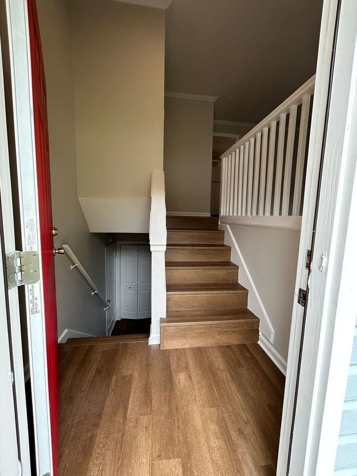 921 Henry Ct Sw ##Sw - Photo 3 of 25