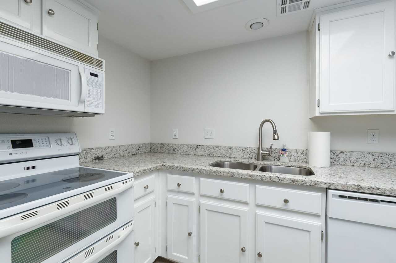 520 Turtleback Rd #B - Photo 5 of 16
