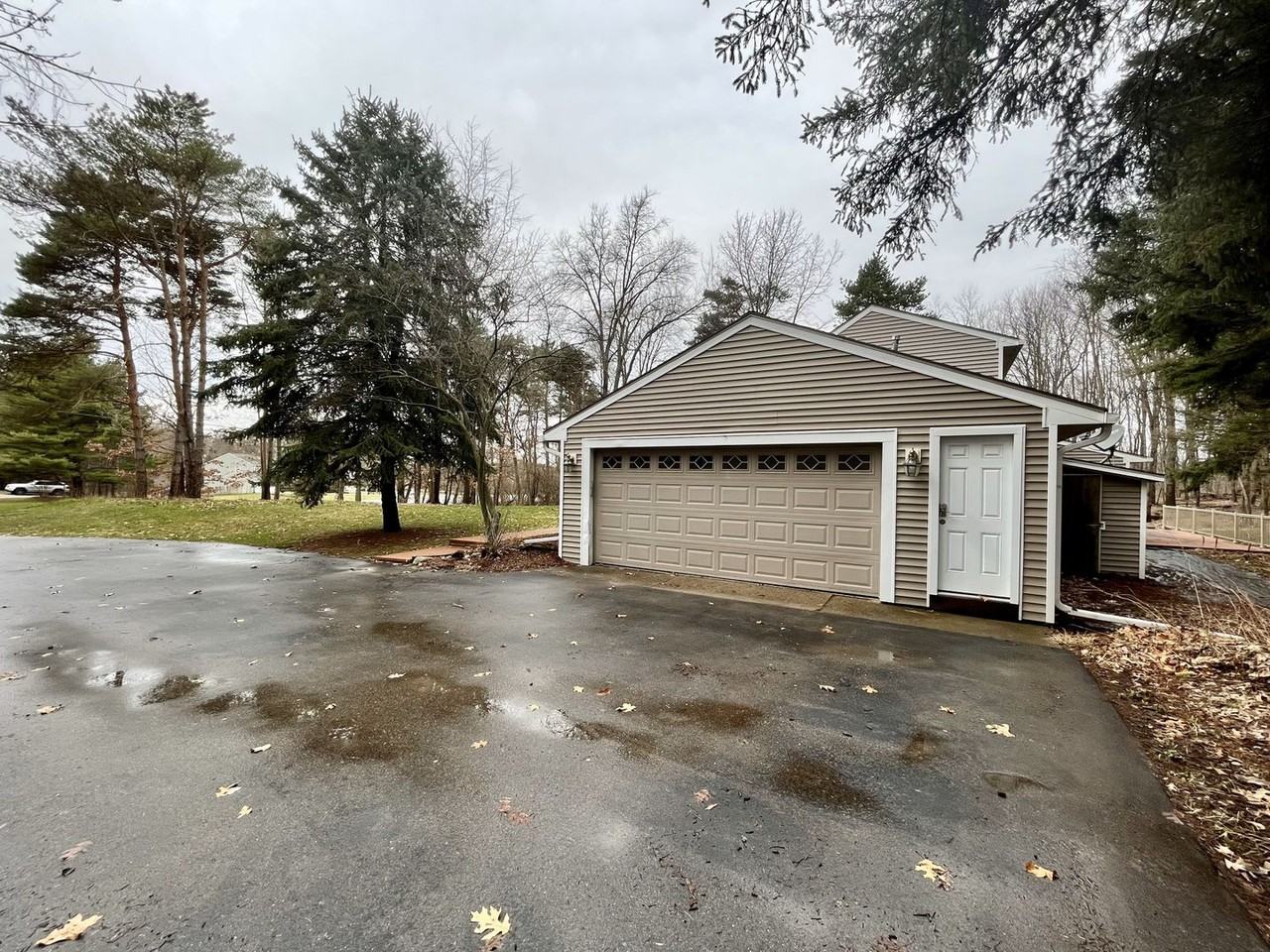 4850 Whitneyville Ave Se - Photo 2 of 36