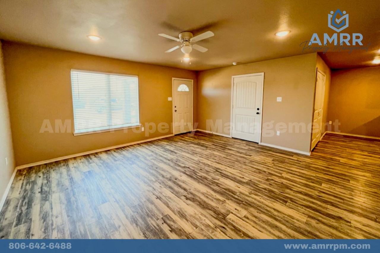 2608 N Avenue P - Photo 3 of 20