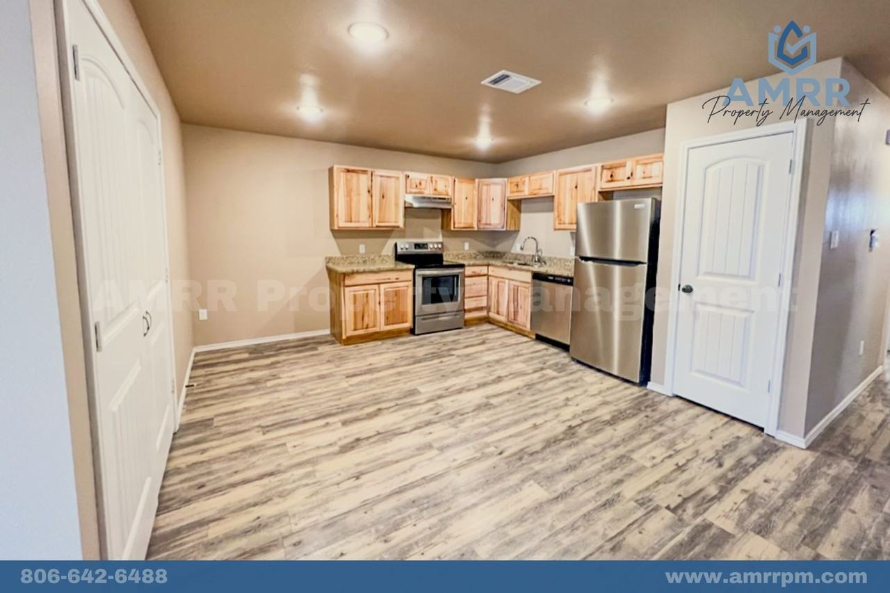 2608 N Avenue P - Photo 4 of 20