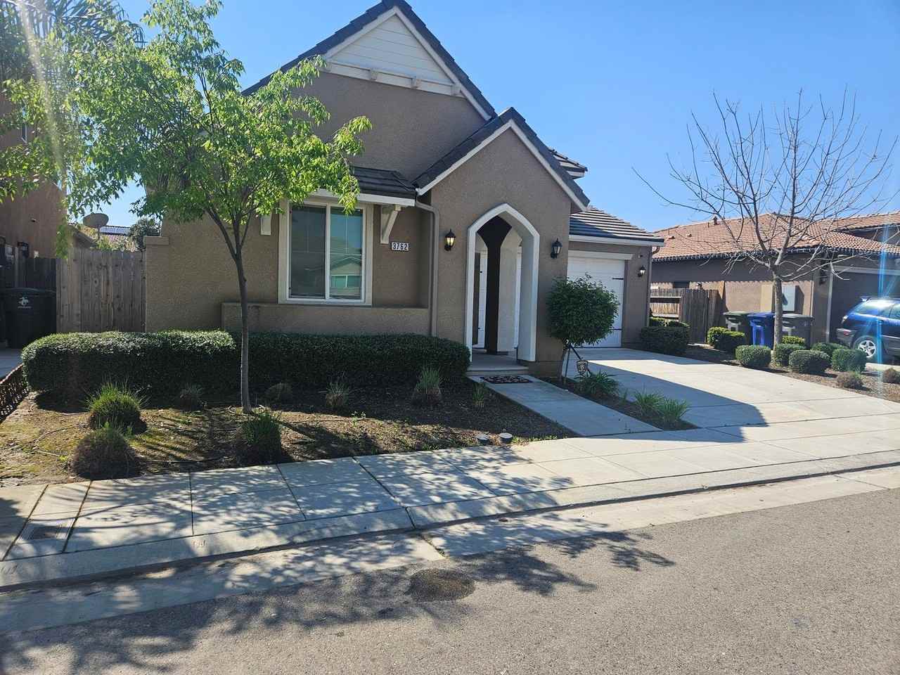 3762 Pontiac Ave - Photo 2 of 32