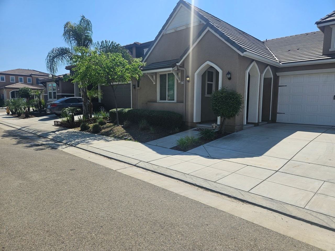 3762 Pontiac Ave - Photo 3 of 32