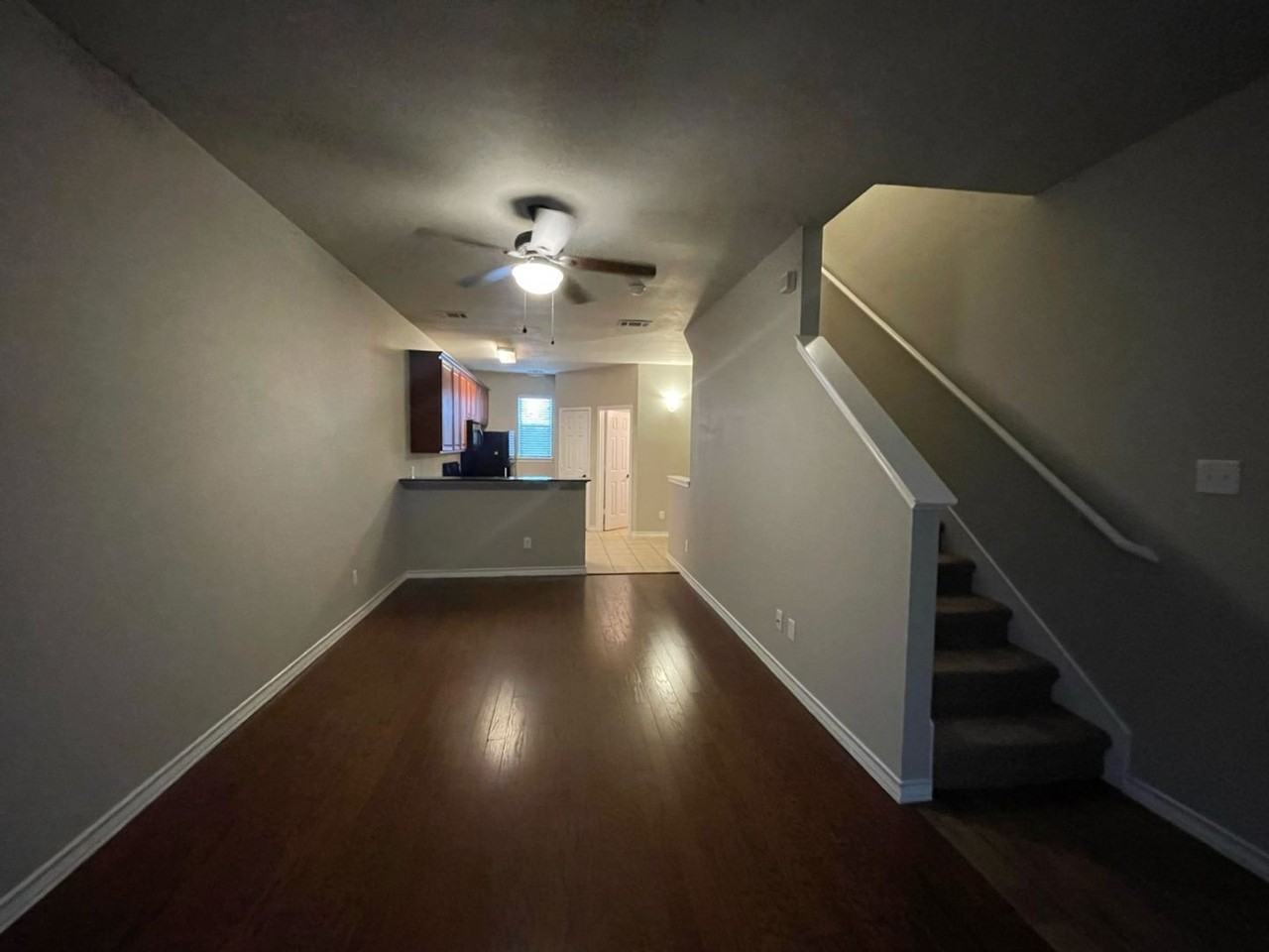 910 Glenn Crossett St - Photo 3 of 9