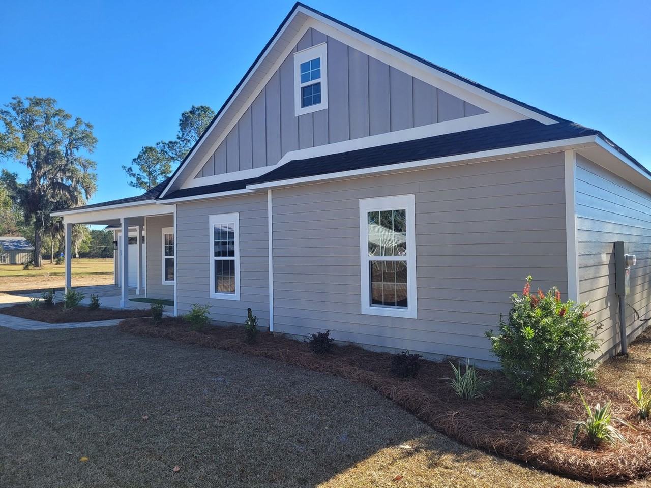 5949 Seville Dr - Photo 2 of 36