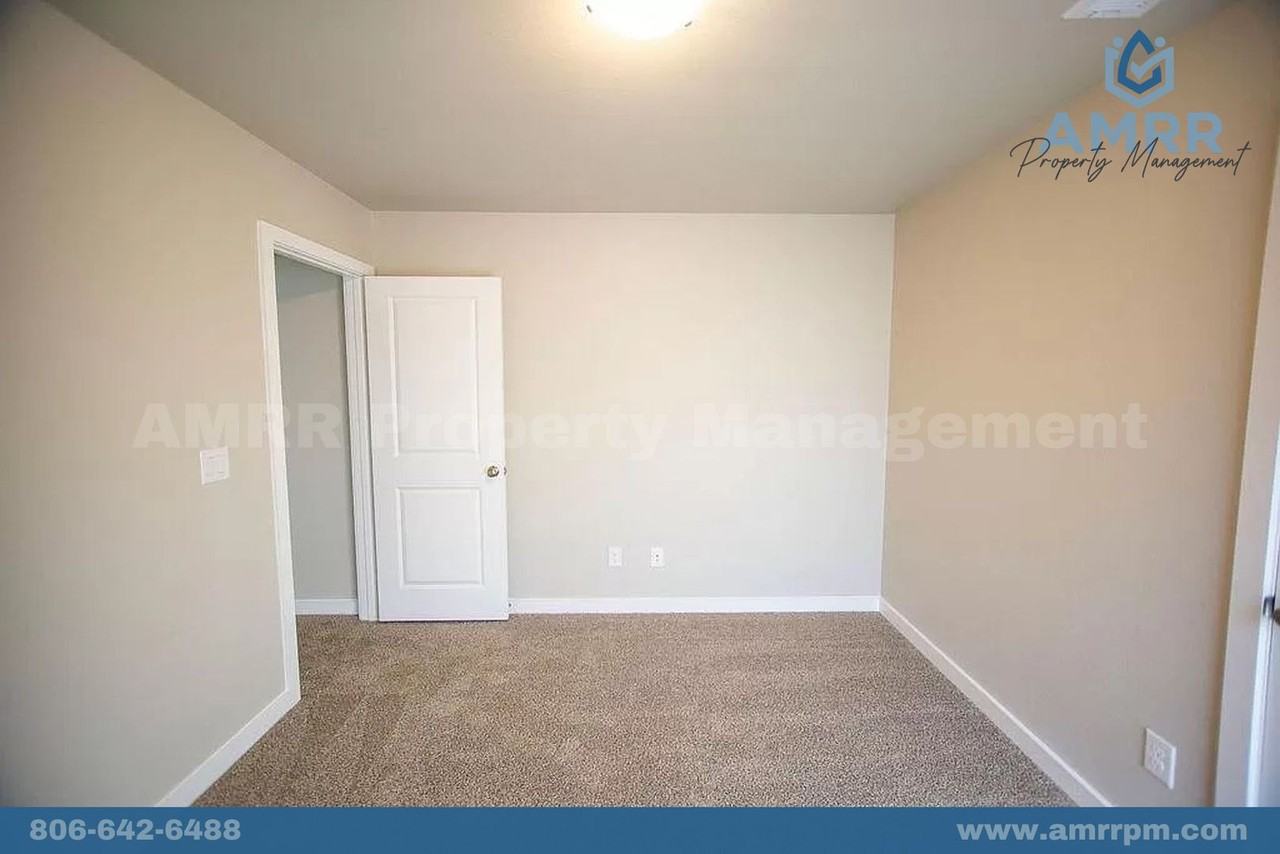 7502 28th St - Photo 2 of 16
